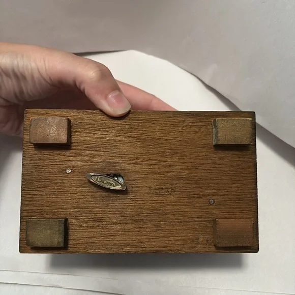 Vintage Swiss Chalet music box - Picture 5 of 5